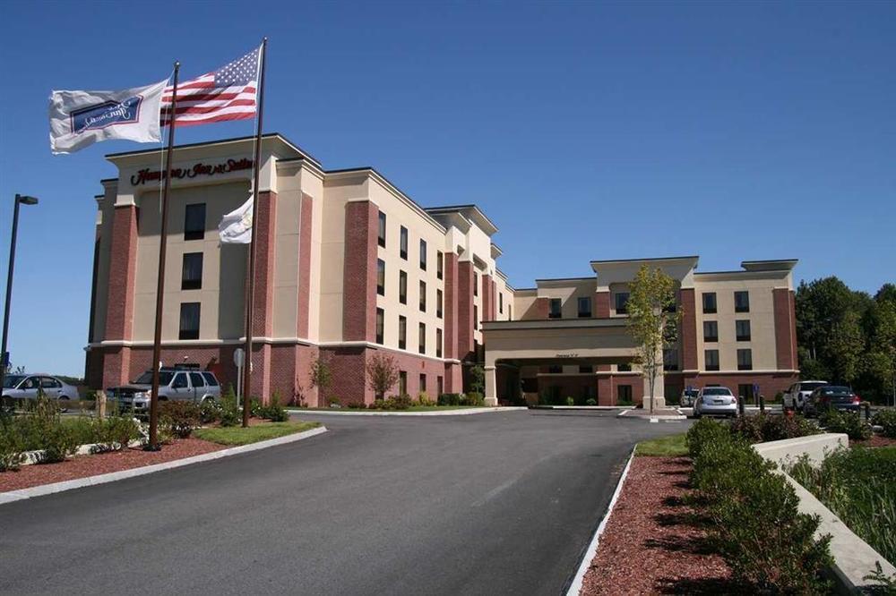 Hampton Inn & Suites Providence / Smithfield Exterior foto