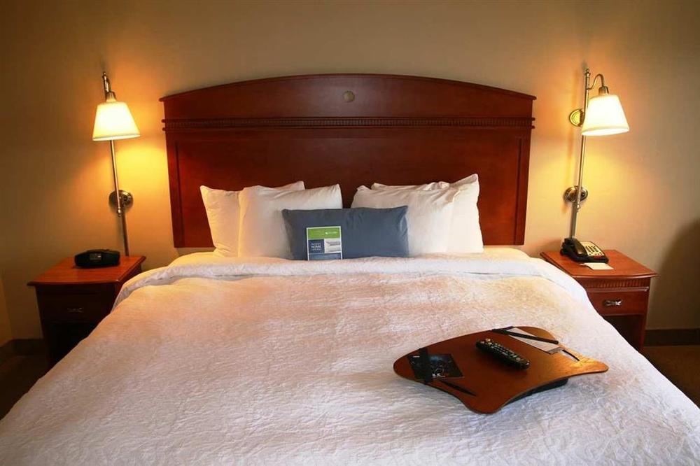 Hampton Inn & Suites Providence / Smithfield Habitación foto